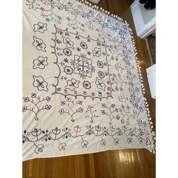 Vtg 50s Traditional Crewel Work Hand Embroidered Floral Tassels Bedspread 81x92 - Picture 7 of 16